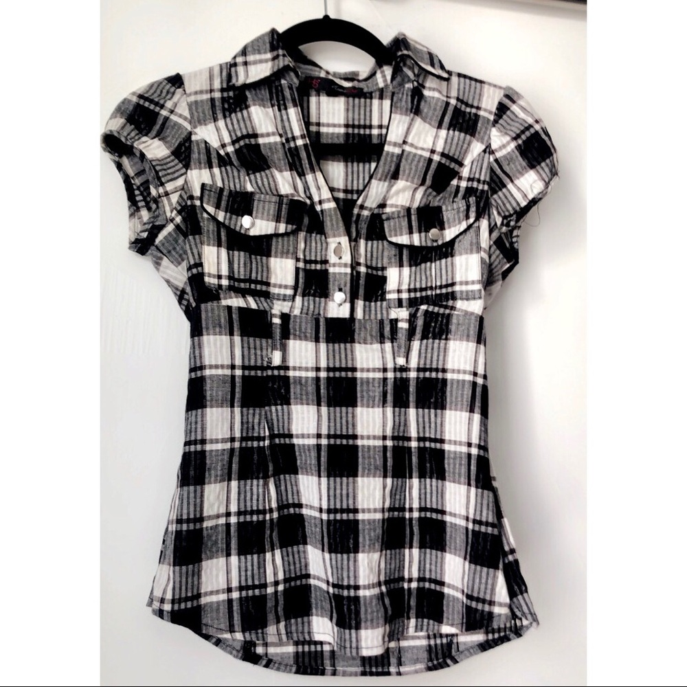 Plaid short sleeve button up/zip up blouse